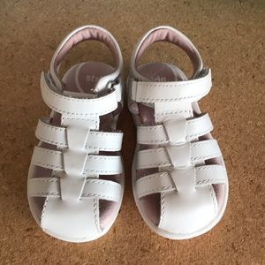 New Stride Rite White Sandals Size 4.5